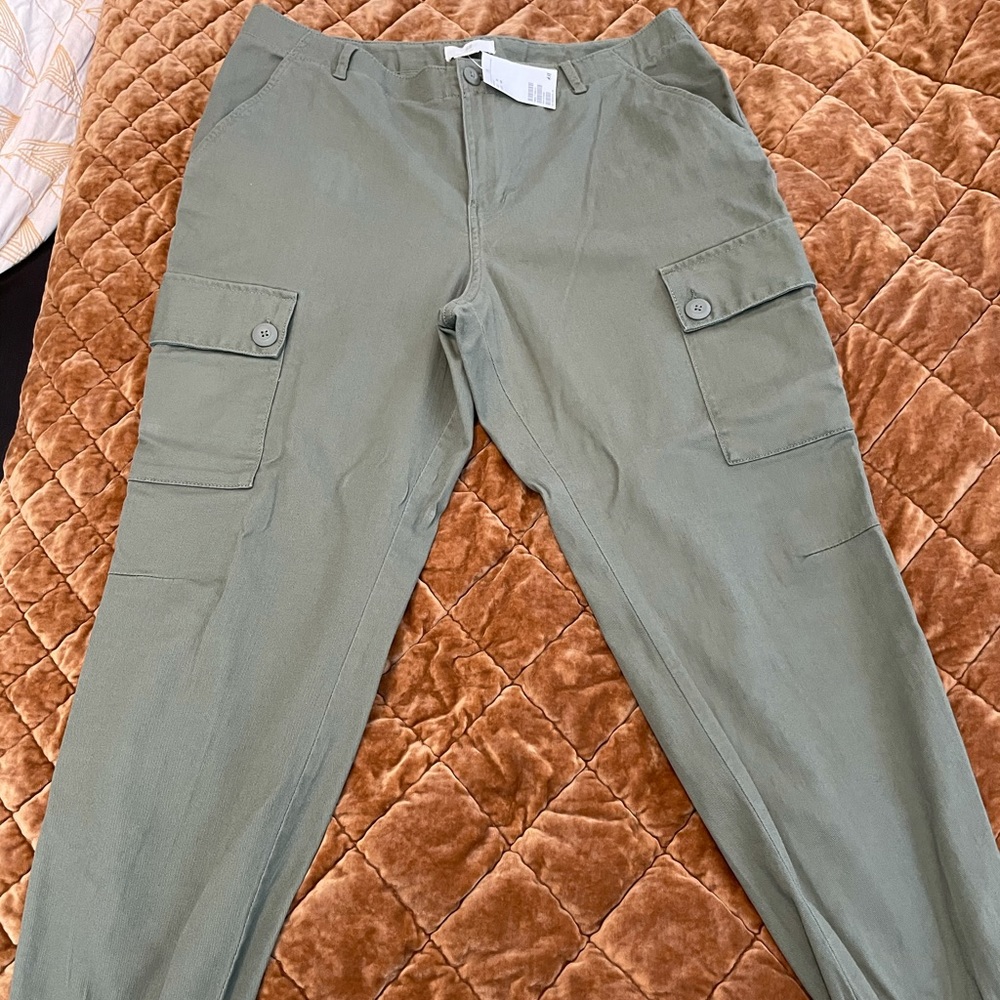 Brand new H&M cargo pants size 16